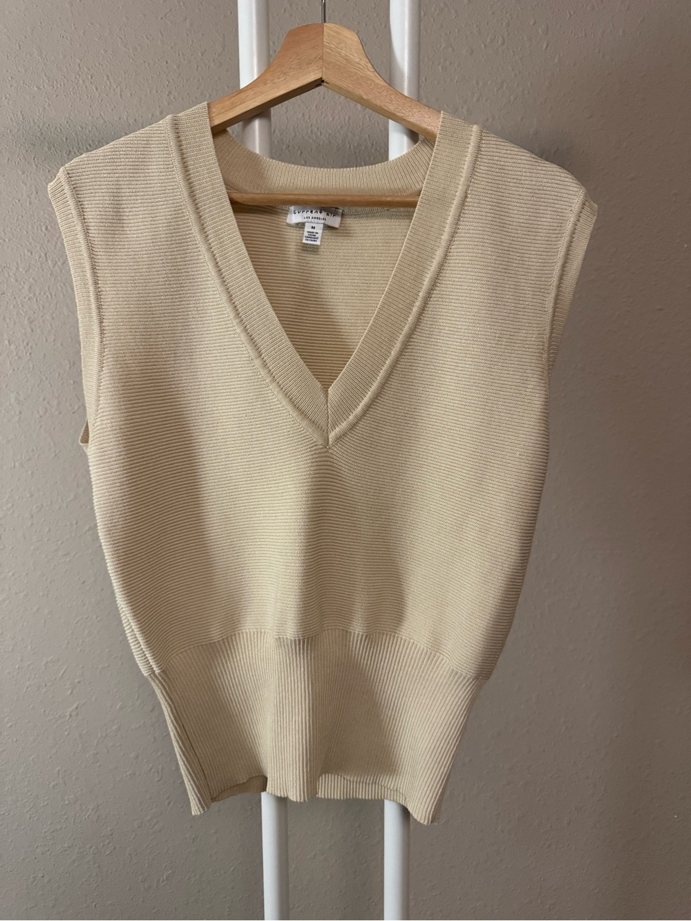 Current Air Cream V-Neck Knit Sleeveless Sweater, M